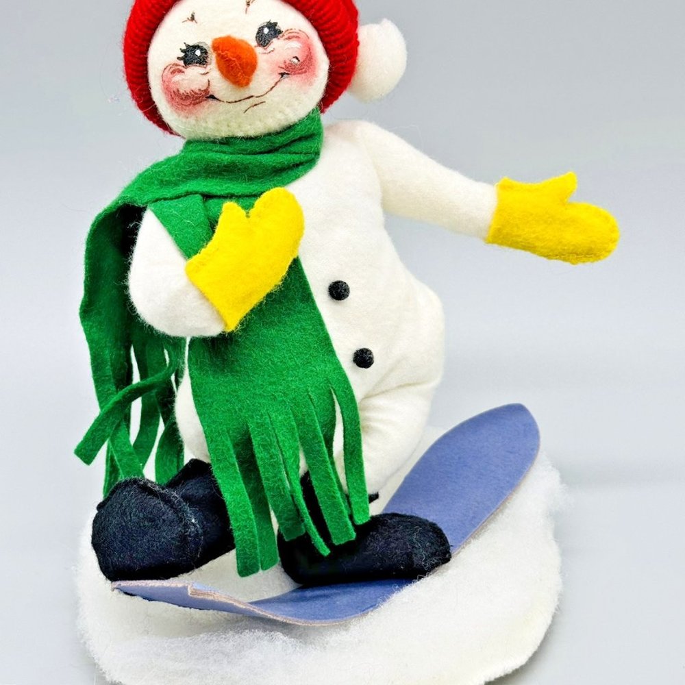 Annalee Snowboarding Snowman Snowboard Winter 1999 Made in USA 7.5 inch